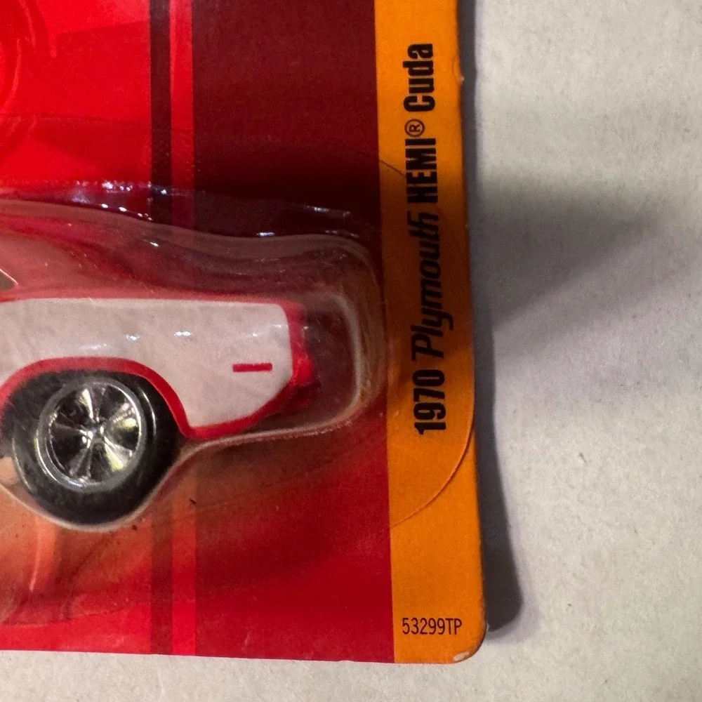 Johnny Lightning 1970 Plymouth HEMI Cuda Red White Release 4 Diecast 53299TP